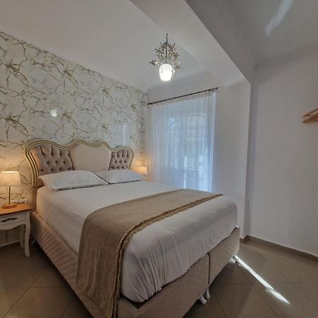 Iro Apartments Néa Péramos Dış mekan fotoğraf