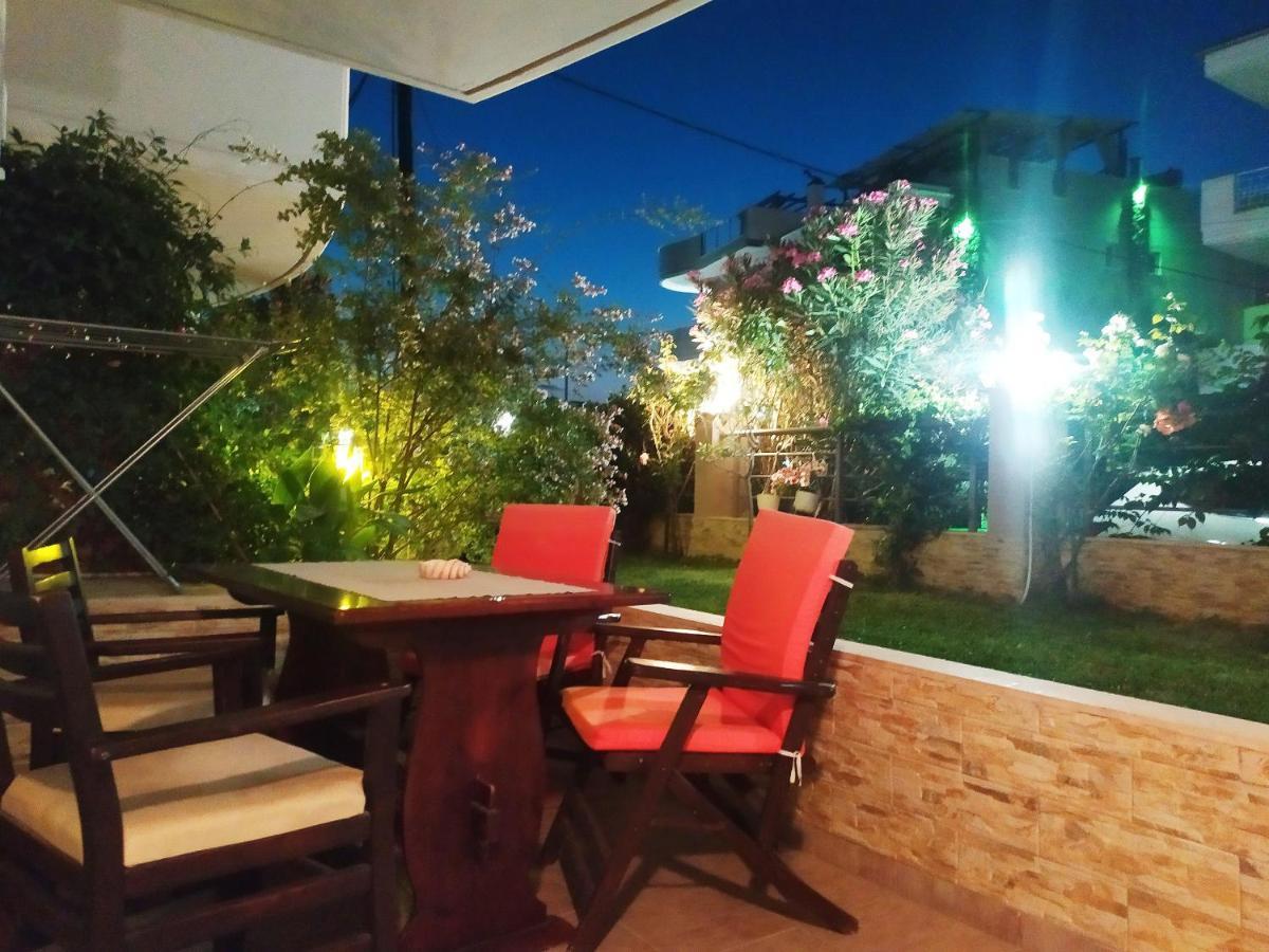 Iro Apartments Néa Péramos Dış mekan fotoğraf