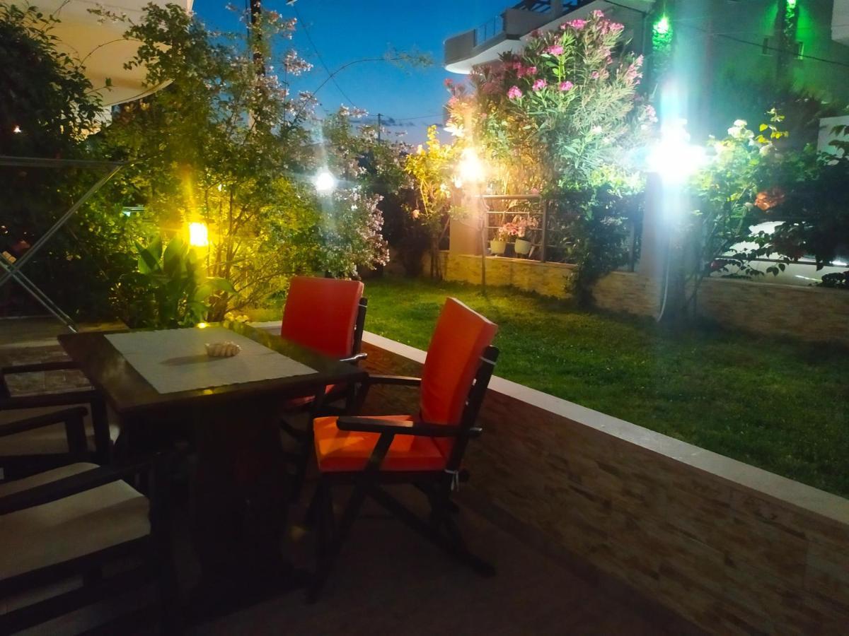 Iro Apartments Néa Péramos Dış mekan fotoğraf