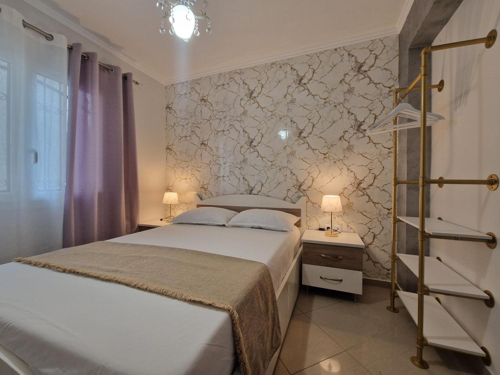 Iro Apartments Néa Péramos Dış mekan fotoğraf