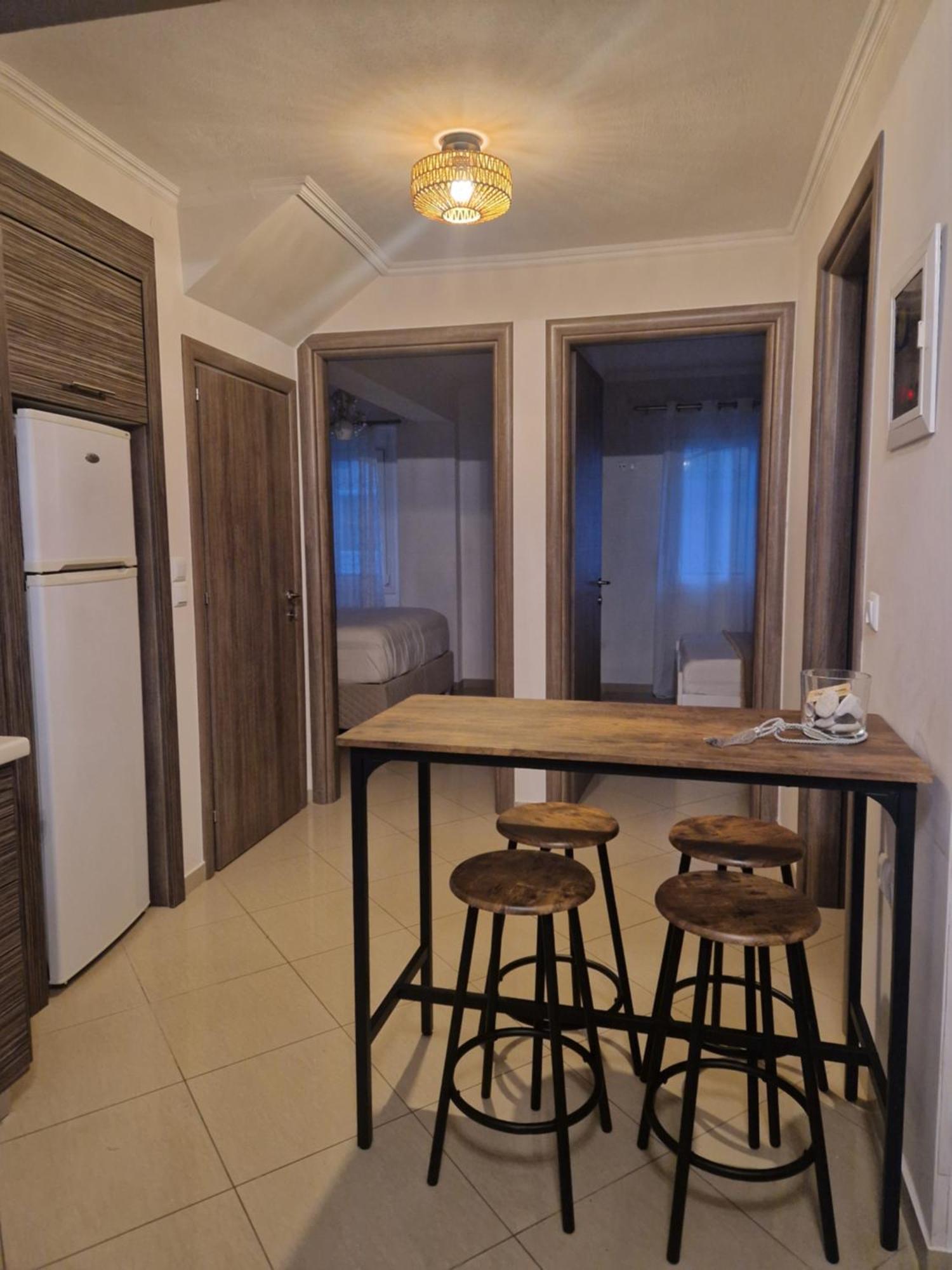 Iro Apartments Néa Péramos Dış mekan fotoğraf